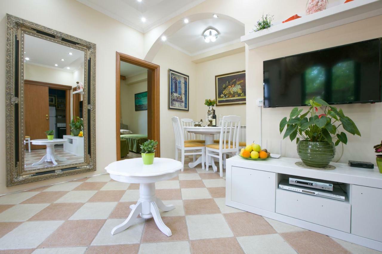 Apartments Holiday Lux Sutomore Ngoại thất bức ảnh