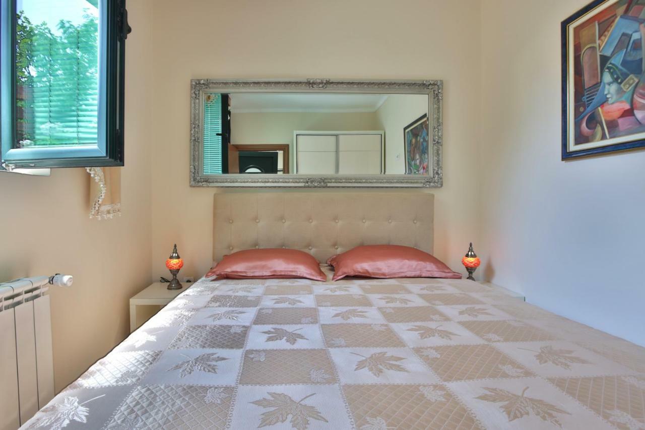 Apartments Holiday Lux Sutomore Ngoại thất bức ảnh