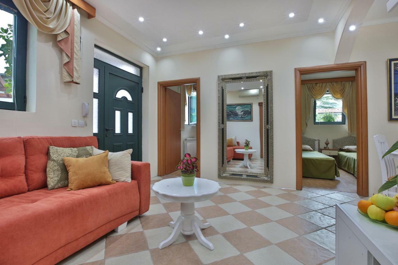 Apartments Holiday Lux Sutomore Ngoại thất bức ảnh