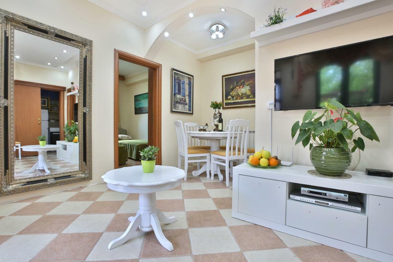 Apartments Holiday Lux Sutomore Ngoại thất bức ảnh