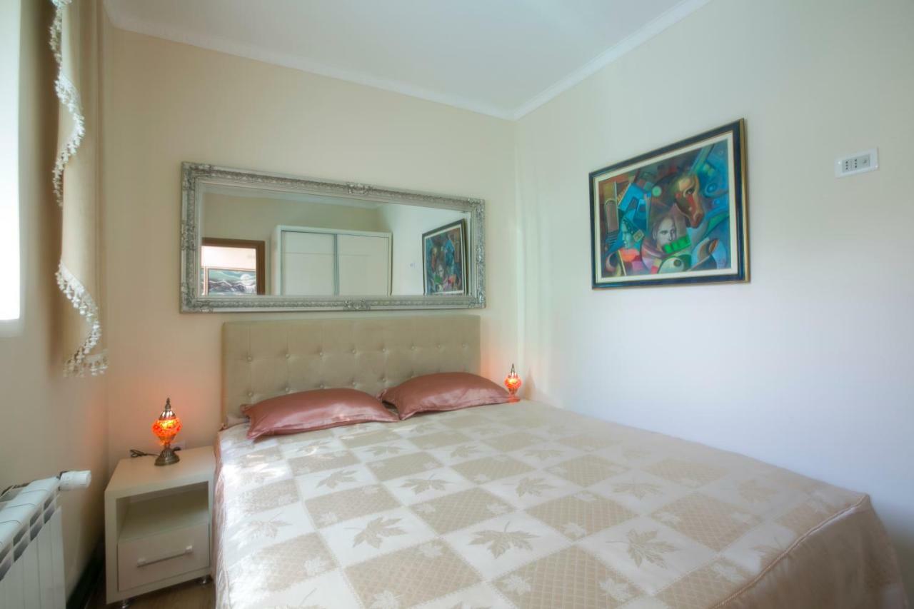 Apartments Holiday Lux Sutomore Ngoại thất bức ảnh