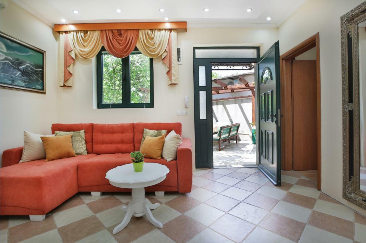 Apartments Holiday Lux Sutomore Ngoại thất bức ảnh