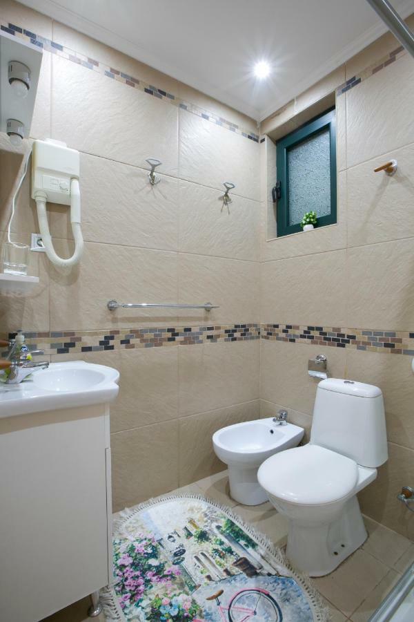 Apartments Holiday Lux Sutomore Ngoại thất bức ảnh