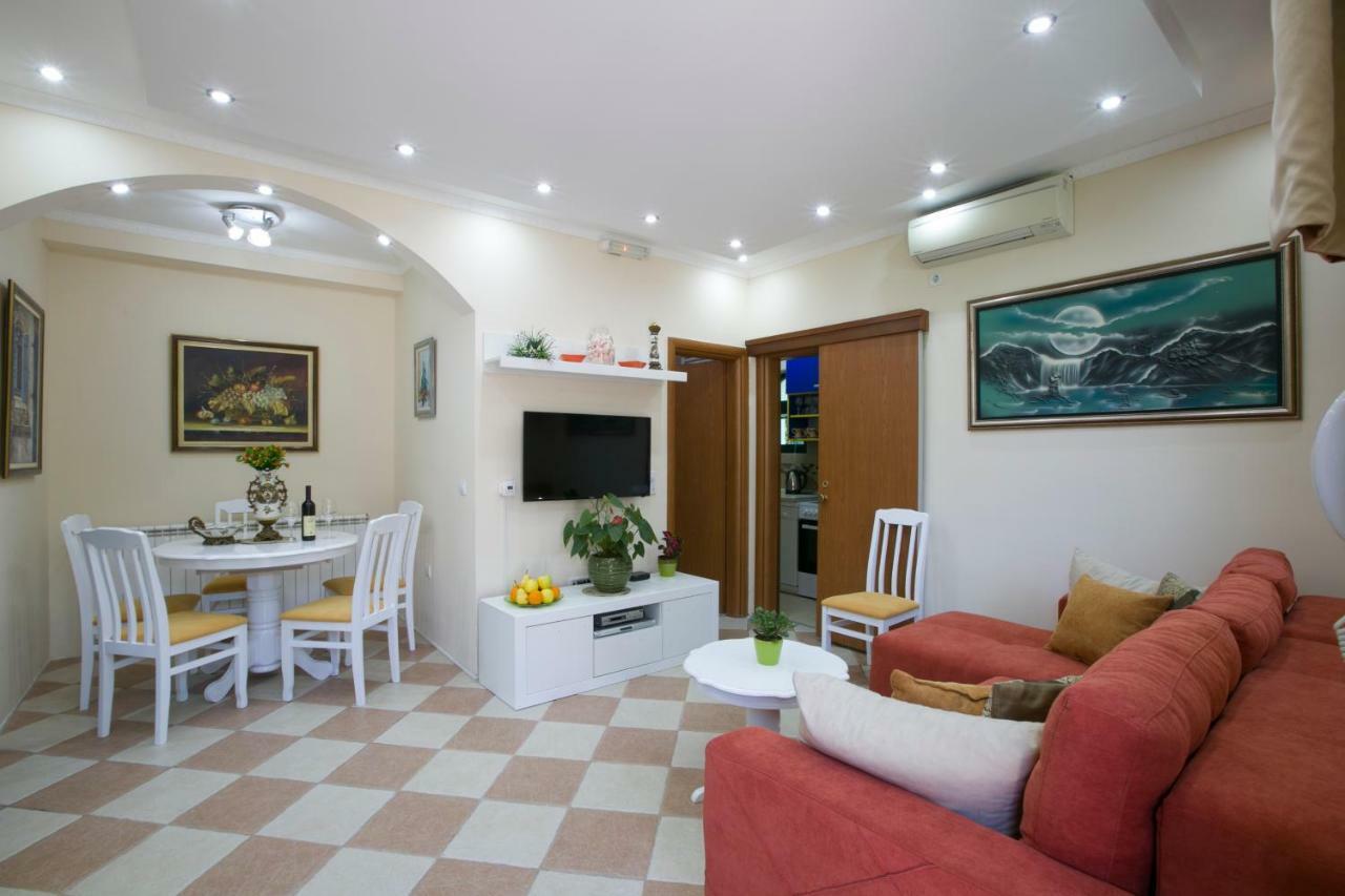 Apartments Holiday Lux Sutomore Ngoại thất bức ảnh